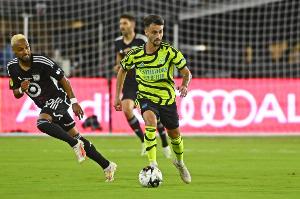 记者：斯图加特在法比奥-维埃拉争夺战中领先，将面对三队竞争