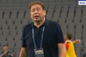 星空体育官网-人麻了！申花后场送大礼被扳平，斯卢茨基面色赤红都快哭了！