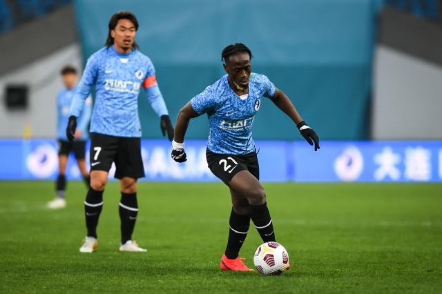 星空体育平台-轻敌？大连人全华班首发葬送3分 半场纠错难改局势